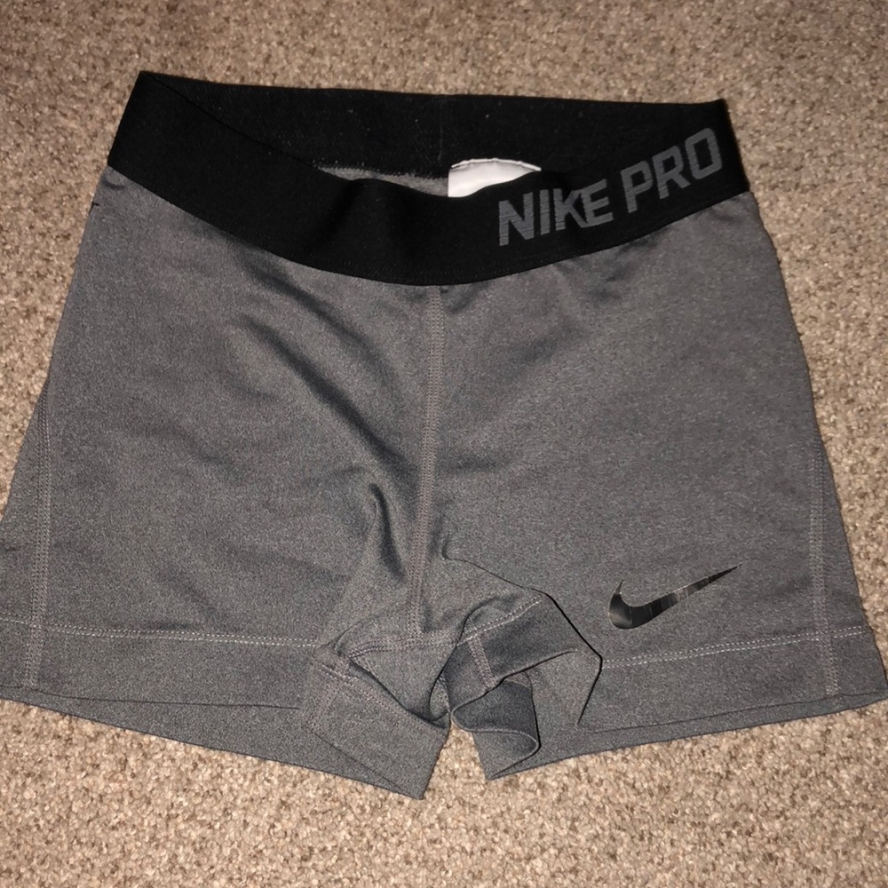 GREY NIKE PROS